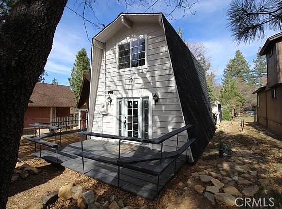2nd image of 751 Holmes Ln
