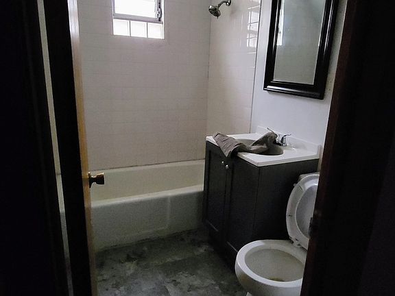 4th image of 12531 S Honore St