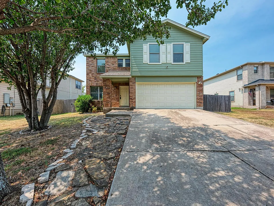 1302 Casa Blanca Cv