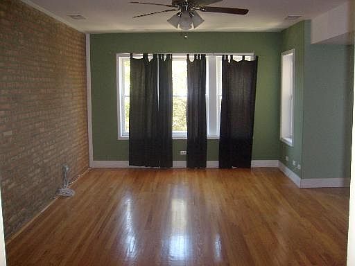 3rd image of 6117 N Claremont Ave APT 2N