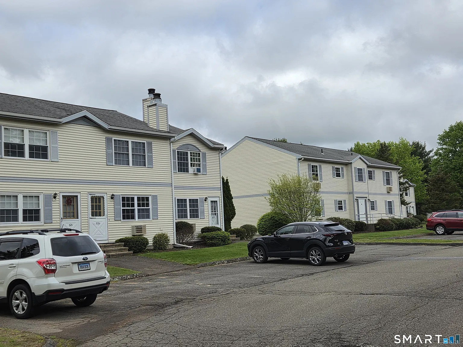 2 bed, 1.5 bath, 1376 sqft, $2,400 — Photo 3