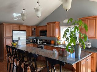 9 S Grove Ave, Warren, RI 02885