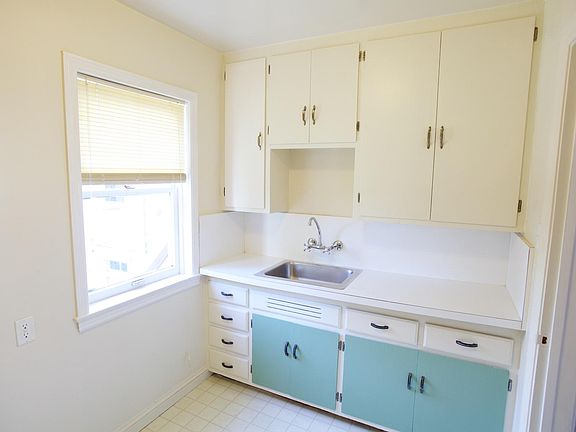 3rd image of 451 Bartlett St #2
