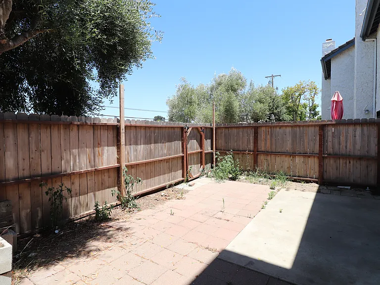 432 N Center Ct — Photo 18