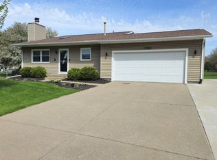 17225 40th Avenue Ct N, East Moline, IL 61244