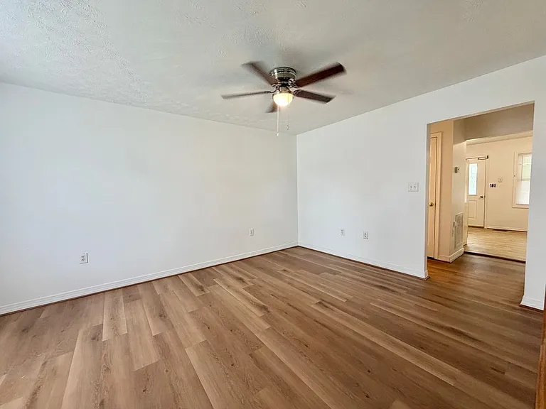 116 T Bird Ln #B — Photo 6
