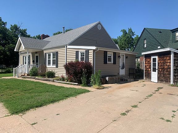 2nd image of 1001 Highland Cir