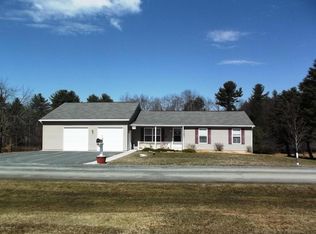 21 Edgewood Ln, Beach Lake, PA 18405