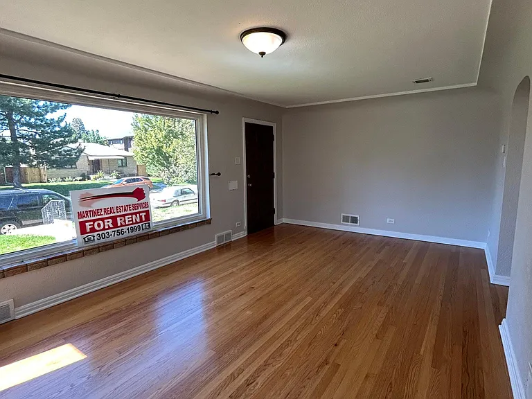 1060 S Cook St — Photo 5
