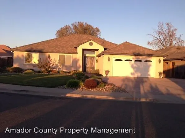 10548 Ridgecrest Dr, Jackson, CA 95642