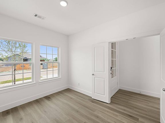 5th image of 412 Sequoia Ln
