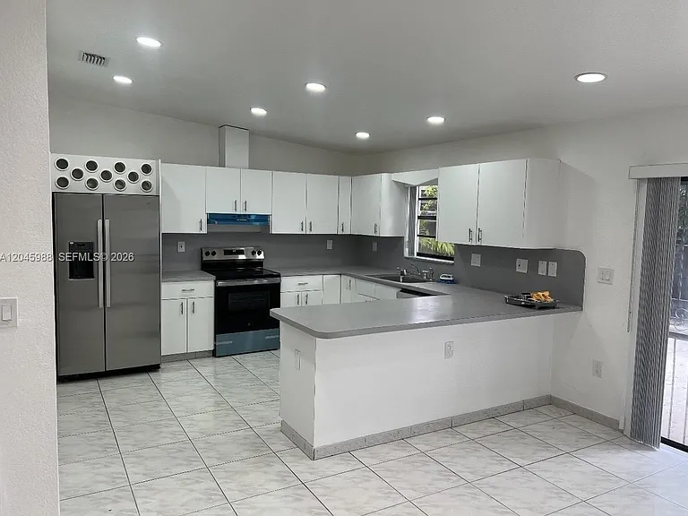 11461 SW 193rd St — Photo 2