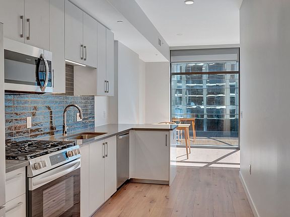 5th image of 1212 Demonbreun St #804