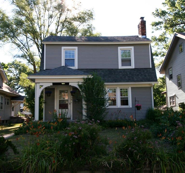 1st image of 1136 Benjamin Ave SE