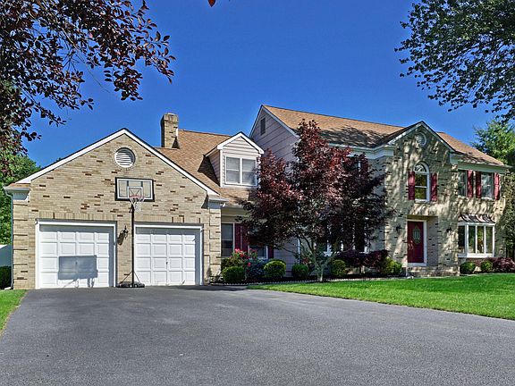 5th image of 217 Jumping Brook Dr