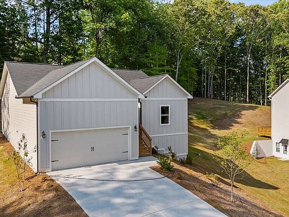 3rd image of 6220 Carlys Way