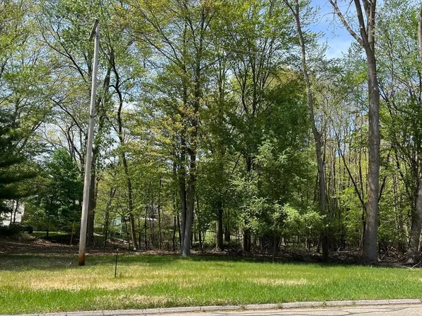 3591 Roosevelt Rd, Muskegon, MI 49441