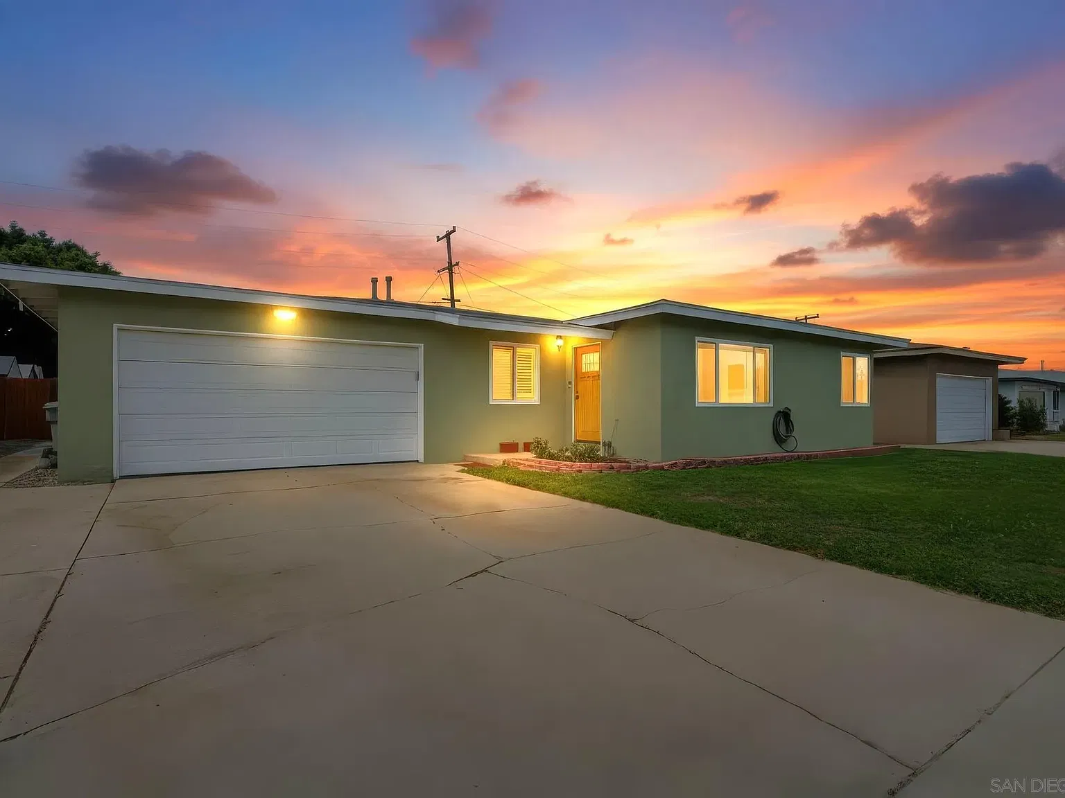 3 bed, 2.0 bath, 1750 sqft, $4,000 — Photo 1