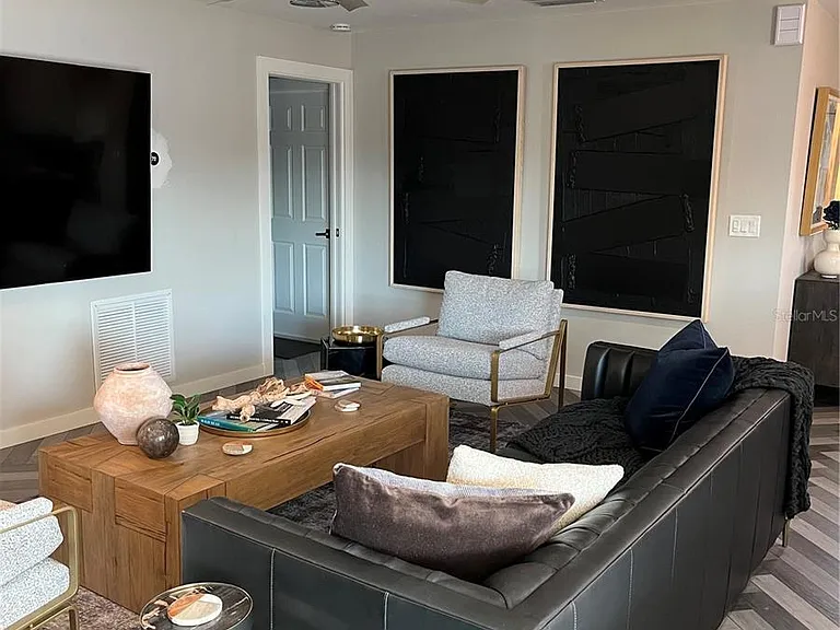 670 Coral Dr — Photo 6