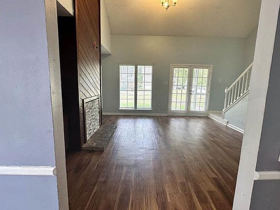 4th image of 3223 King Bradford Dr