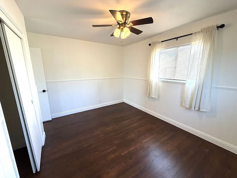 1704 Castle Ct — Photo 28