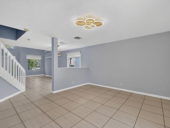2nd image of 1403 Banyan Cir