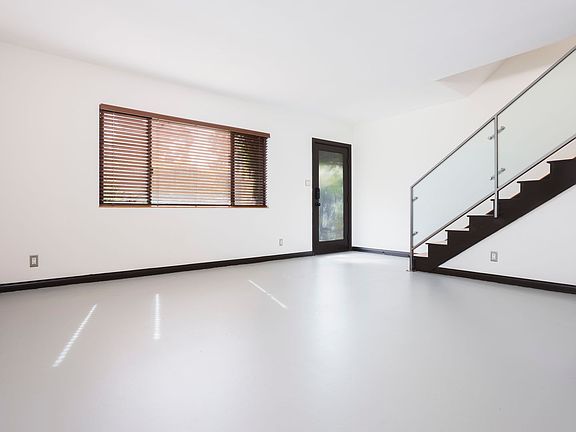 5th image of 12231 Culver Blvd