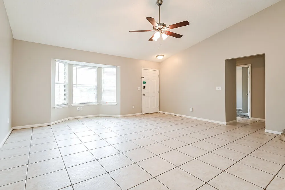 4 bed, 2.0 bath, 1538 sqft, $1,995 — Photo 3