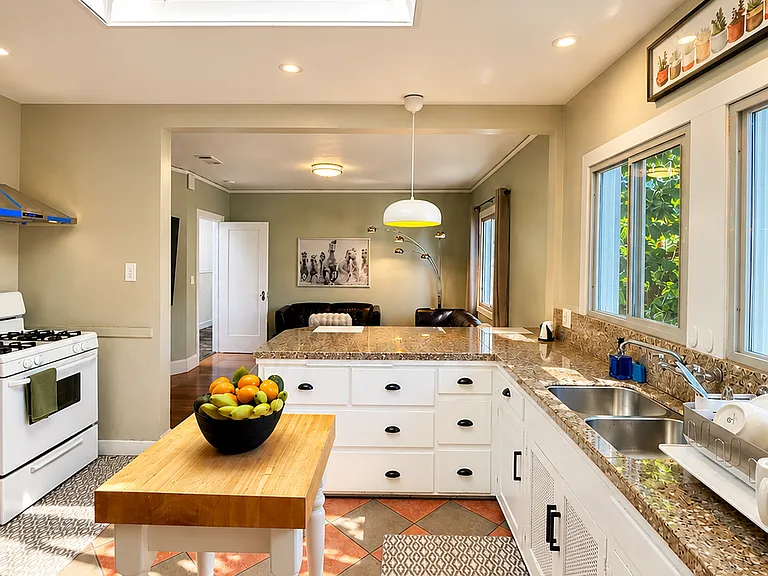 2803 Telegraph Ave — Photo 1