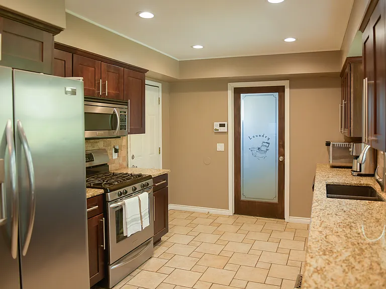 7843 S Harvard Ave — Photo 12