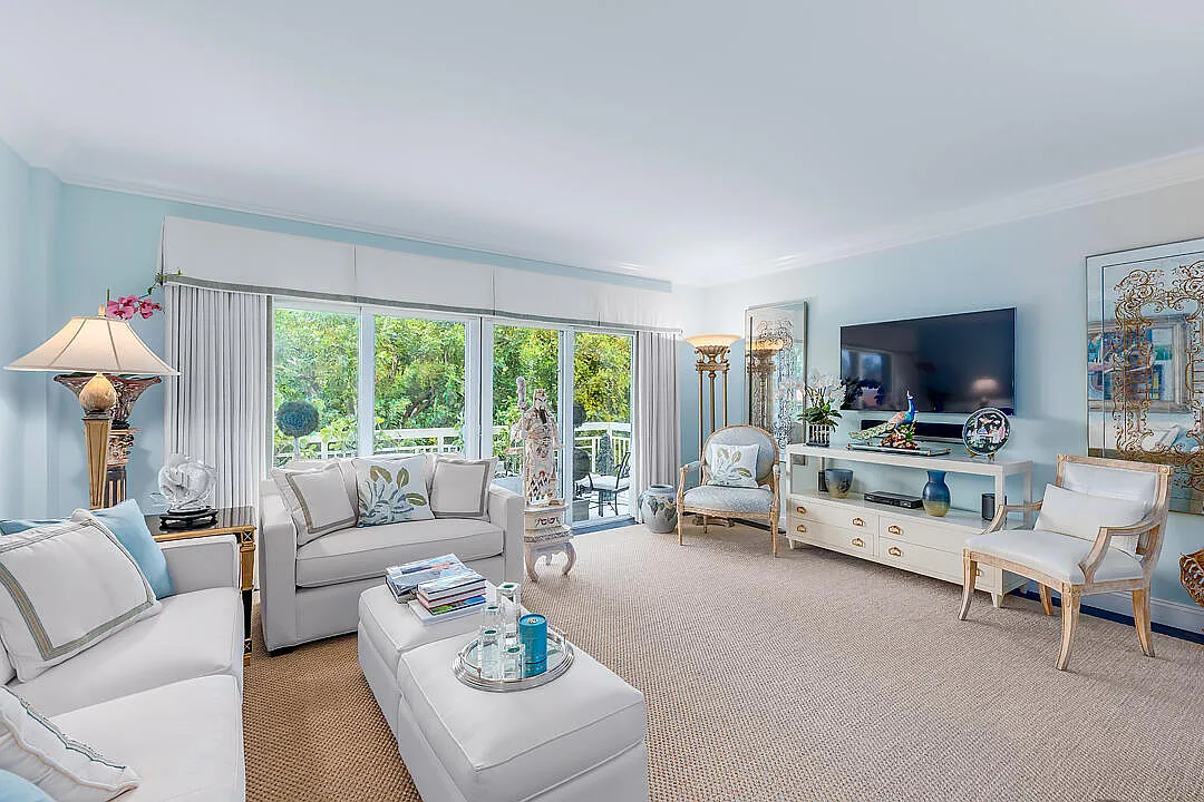 1 bed, 1.0 bath, 871 sqft, $10,000 — Photo 1