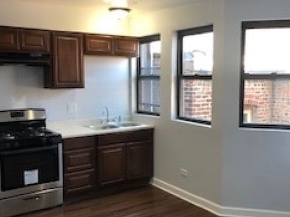 2nd image of 1141 S Western Ave APT 3