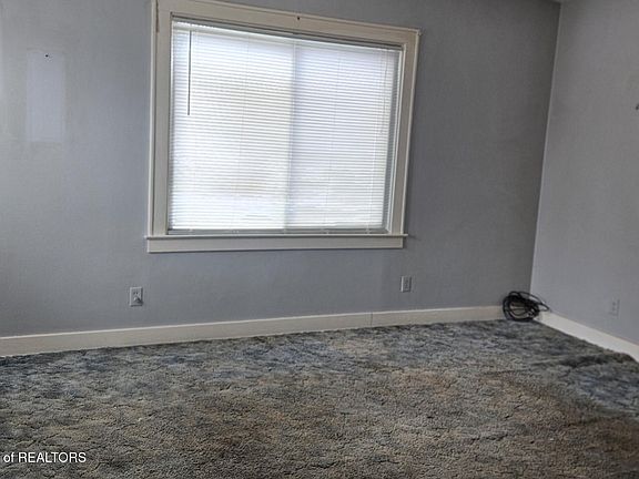 4th image of 3220 W Miller Rd