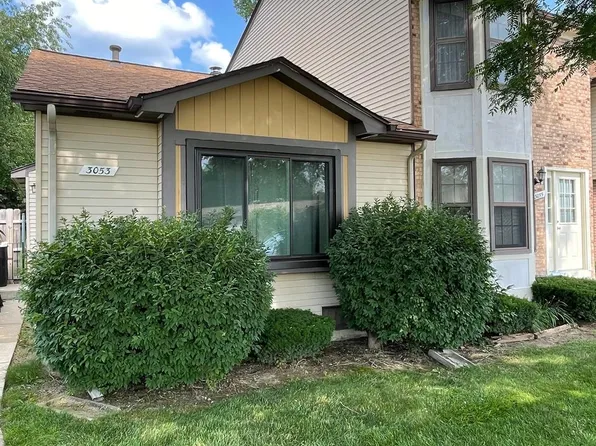 3053 Debra Ct, Auburn Hills, MI 48326