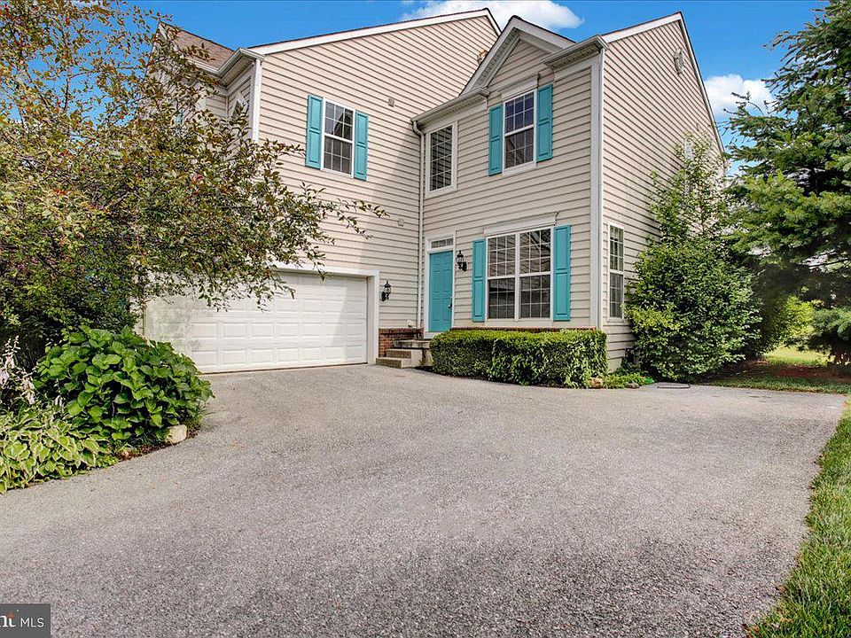 1st image of 141 Bolero Dr