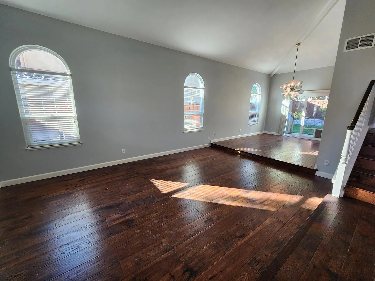 4 bed, 2778 sqft, $4,995 — Photo 3