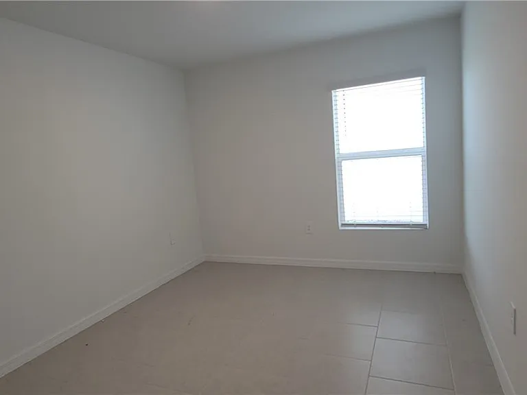 19709 Garden Ridge Ct — Photo 17