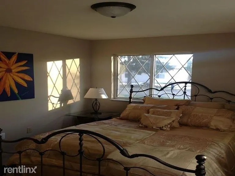 1012 Turner Dr — Photo 8