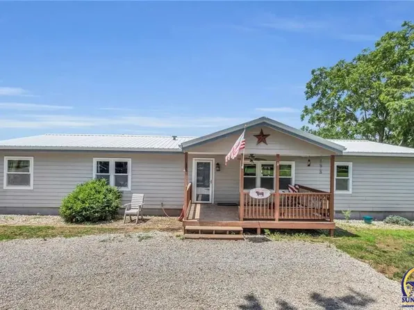 3588 Colorado Rd, Pomona, KS 66076
