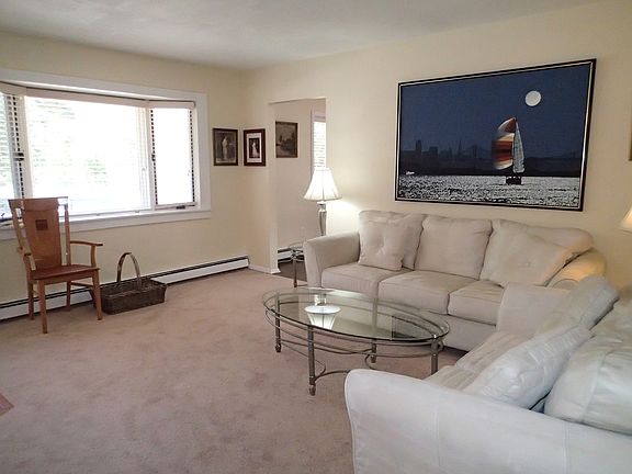 2nd image of 292 Marilynn Ct