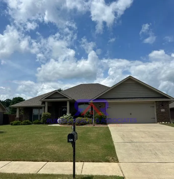 126 Hillcrest Dr