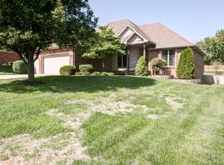 1975 S Chapel Dr, Springfield, MO 65809