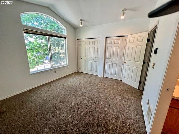 5th image of 707 E 39th St #707