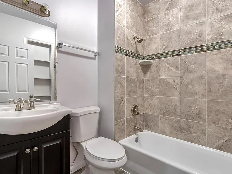 1378 Cherry Ave NE — Photo 6