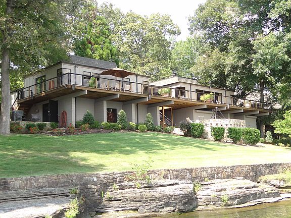 2nd image of 600 River Cliff Ln