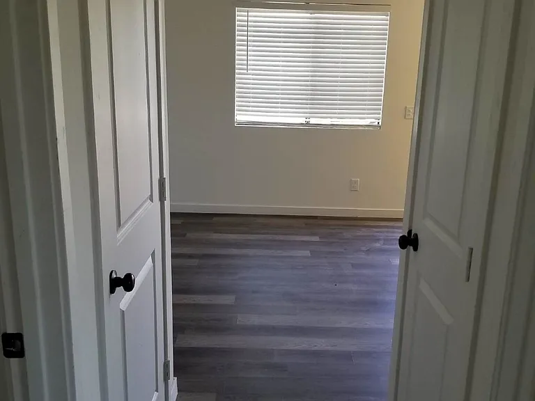 813 E Siesta Dr #D — Photo 25