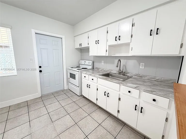 2215 Madison St #5 — Photo 2