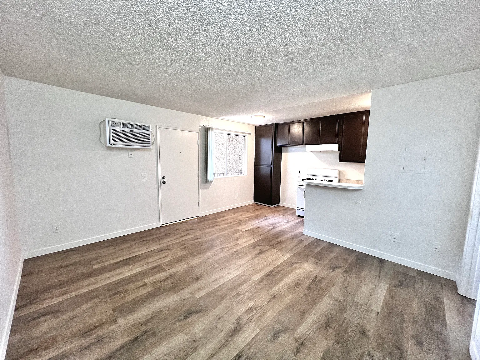 1 bed, 500 sqft, $1,725 — Photo 3