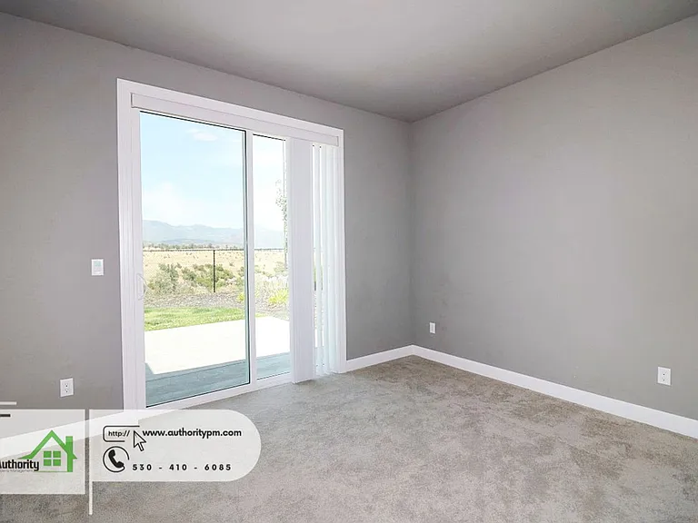 4768 Lower Springs Rd — Photo 18