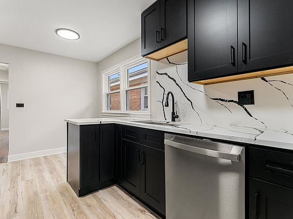 3rd image of 9625 S Lowe Ave